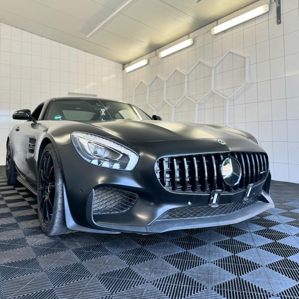 Mercedes-AMG GT bei JH Cardesign — Folierung im Studio